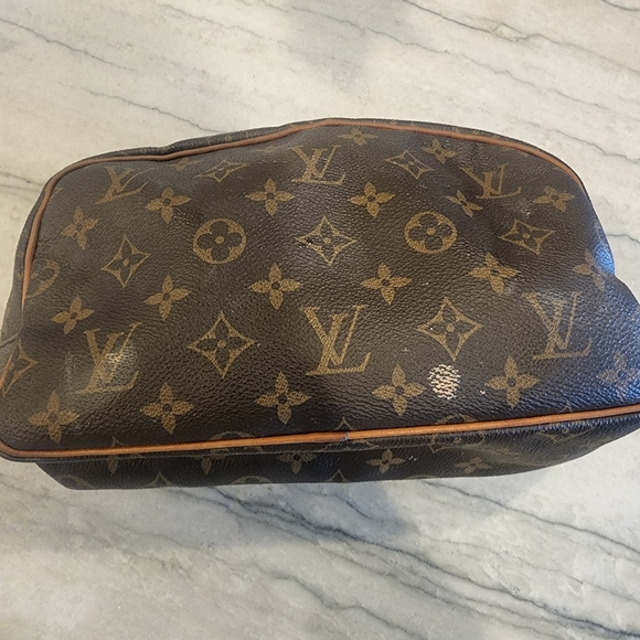 Louis vuitton toiletry bag 25 - Picture 3 of 13